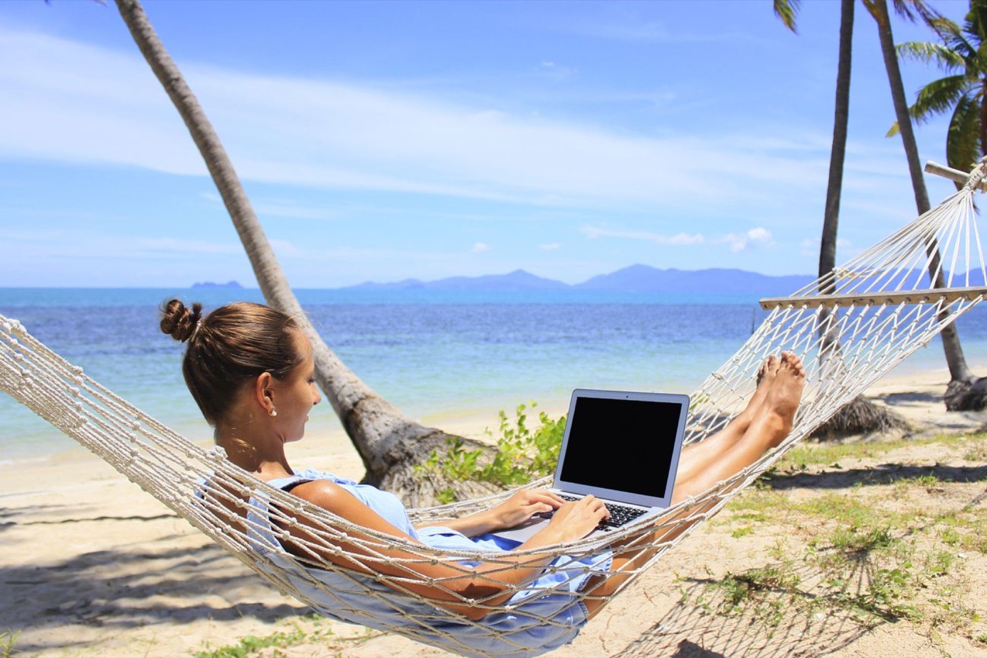 The Rise of Digital Nomads: An In-Depth Look at the Modern, Mobile Workforce